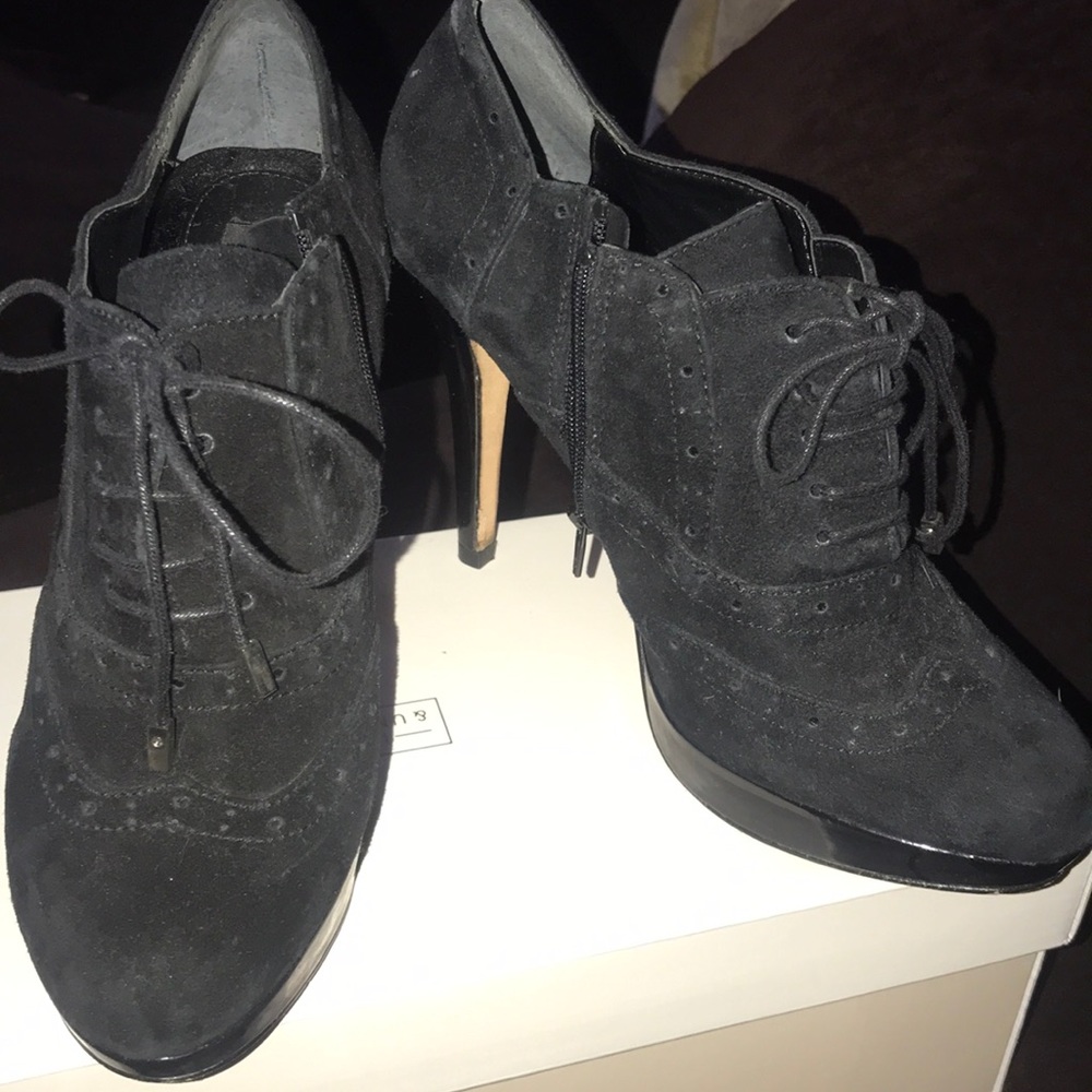 WHITE HOUSE BLACK MARKET black heels